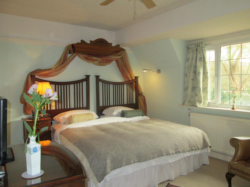 Crossways House Bed And Breakfast East Cowes Oda fotoğraf