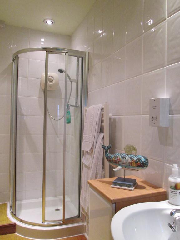 Crossways House Bed And Breakfast East Cowes Oda fotoğraf